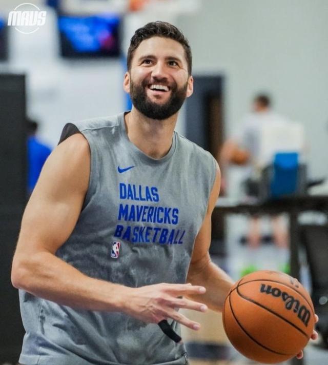 超级联盟篮球比赛在即，球员备战