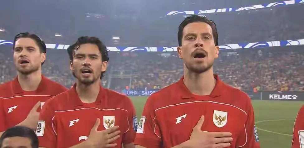 一场比赛中球员染红出场，球队等于缺兵少将