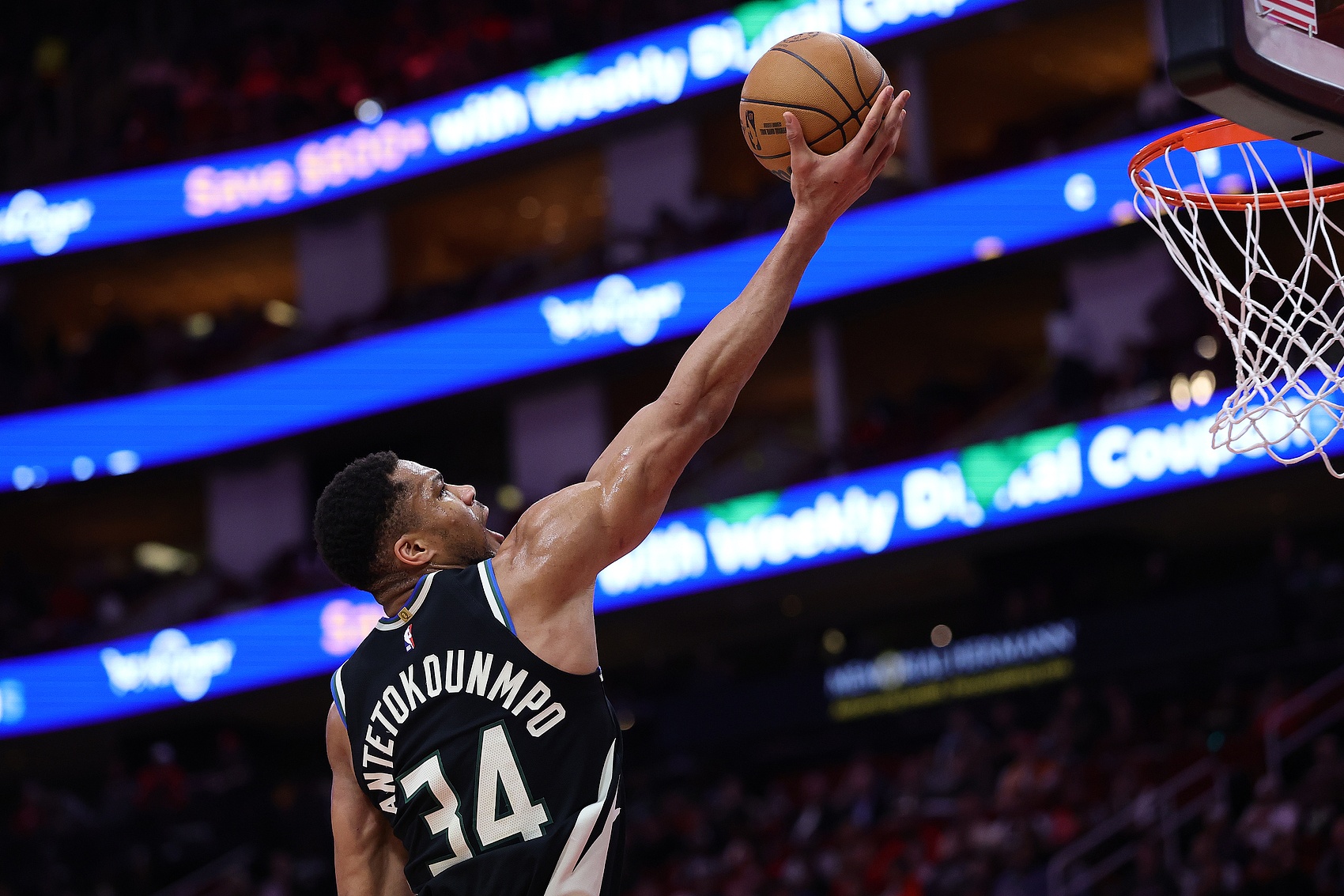 字母哥巅峰对决，西亚卡姆与30激战DWG分钟，爆冷胜负难料！